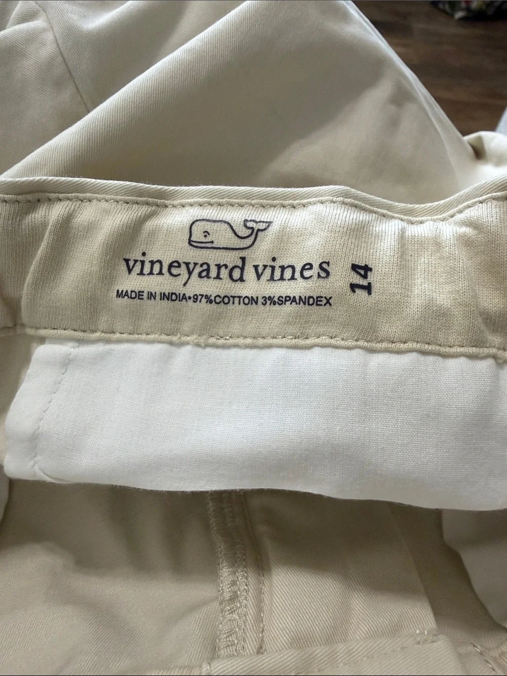 Vineyard Vines shorts size 14